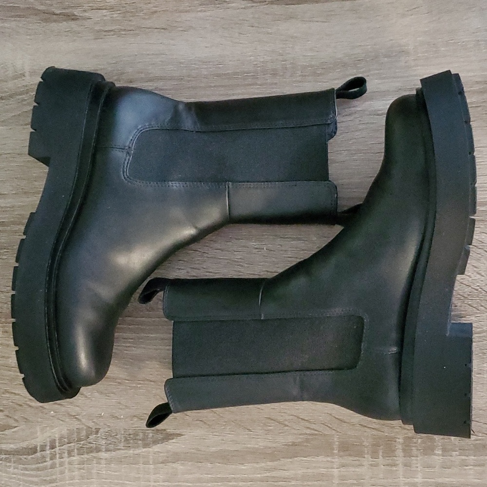 H&M Chelsea boots